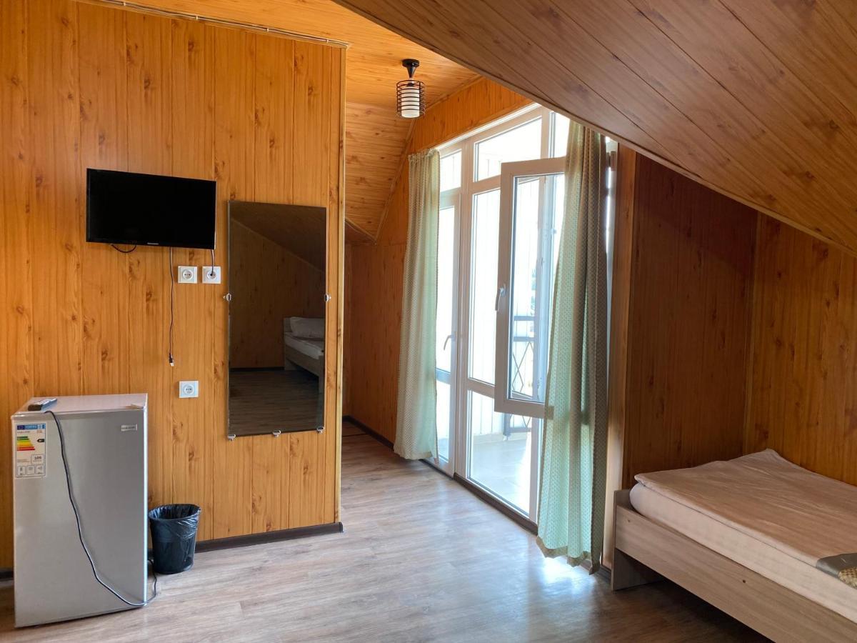 בוסטרי Eram Garden Hotel מראה חיצוני תמונה